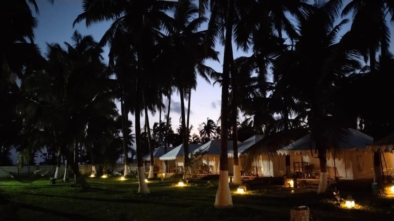 Blue Coast Beach Resort Alībāg Exterior foto