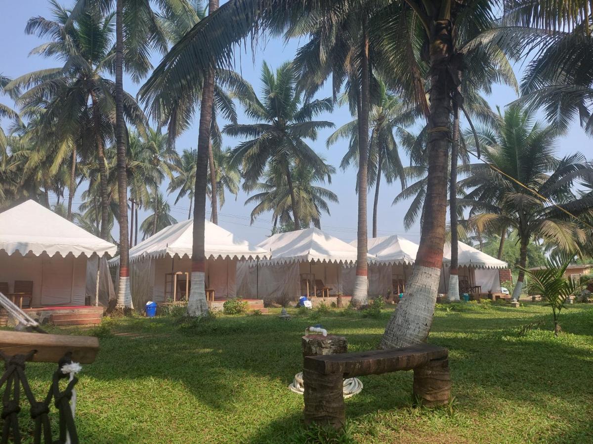 Blue Coast Beach Resort Alībāg Exterior foto